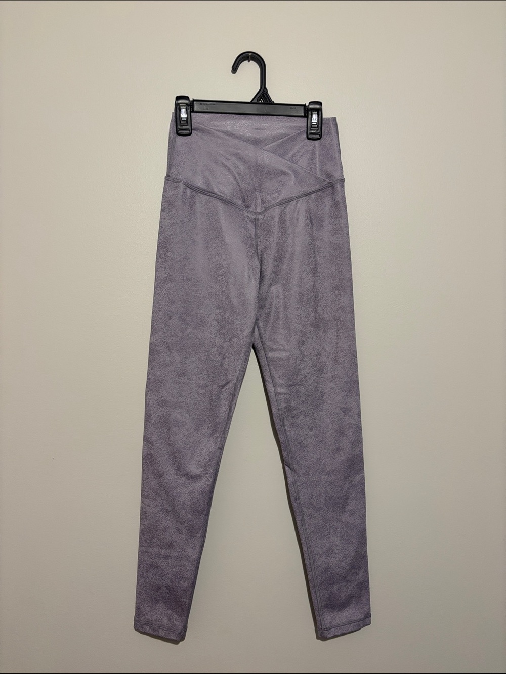OFFLINE BY AERIE High-Waist Lavender Cross Front Leggings SIZE MEDIUM